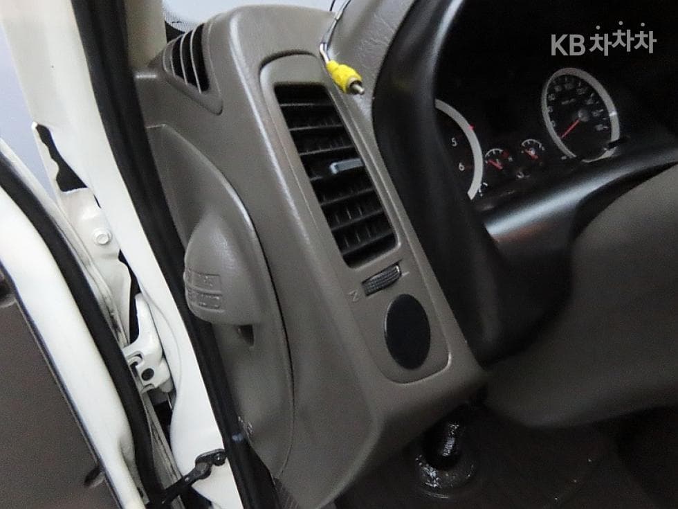 Hyundai Porter 2Extra Long Super Cab CRDi Style - 11