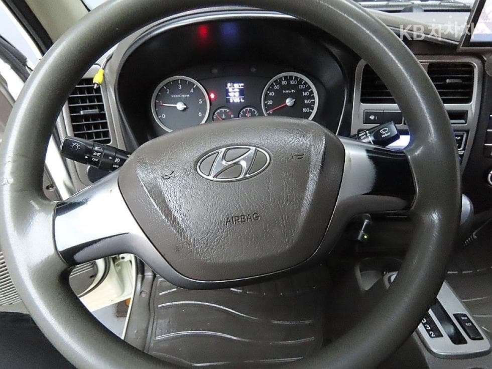 Hyundai Porter 2Extra Long Super Cab CRDi Style - 16