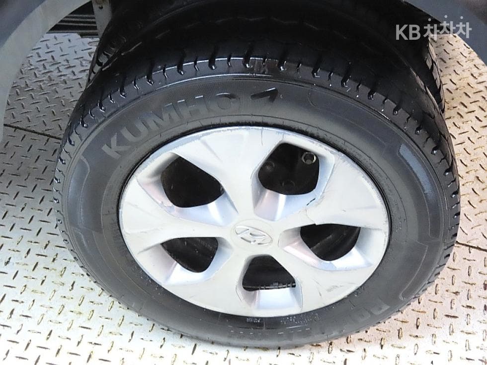 Hyundai Porter 2Extra Long Super Cab CRDi Style - 18