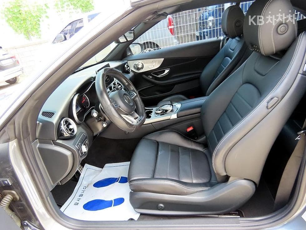 Mercedes-Benz The New (фейслифт) C-КласC200 Cabriolet - 10