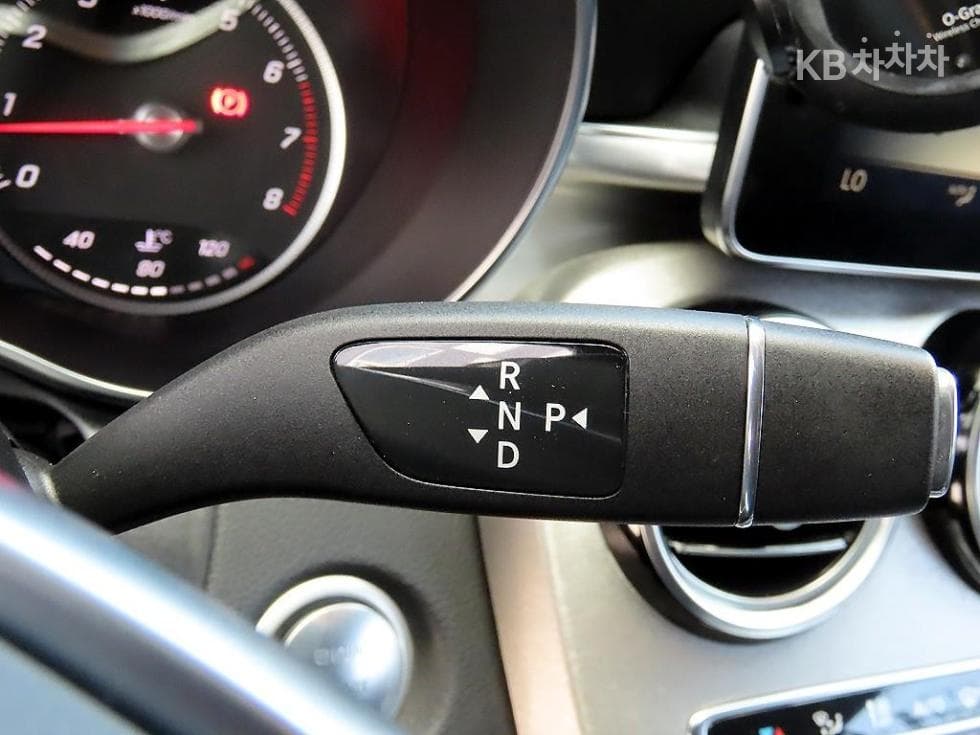 Mercedes-Benz The New (фейслифт) C-КласC200 Cabriolet - 15