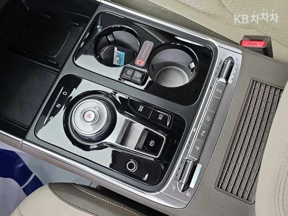 Kia The New (facelift) Carnival Hybrid 4th generationHigh Limousine (Carnival) 1.6 HEV 9-seater Signature - 8