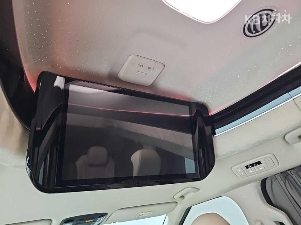 Kia The New (facelift) Carnival Hybrid 4th generationHigh Limousine (Carnival) 1.6 HEV 9-seater Signature - 13