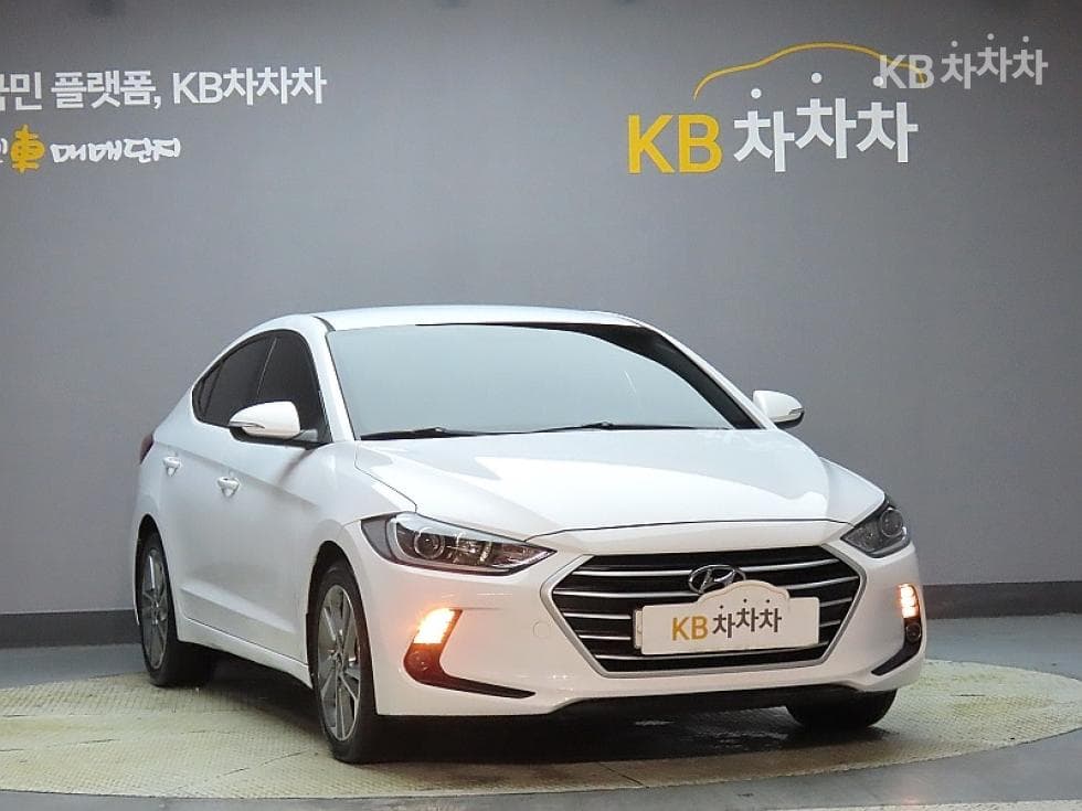 Hyundai Avante (Elantra)AD1.6 GDi Value Plus - 3