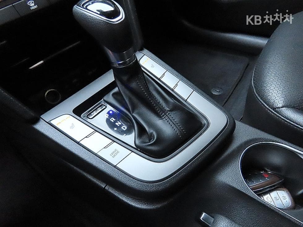 Hyundai Avante (Elantra)AD1.6 GDi Value Plus - 9