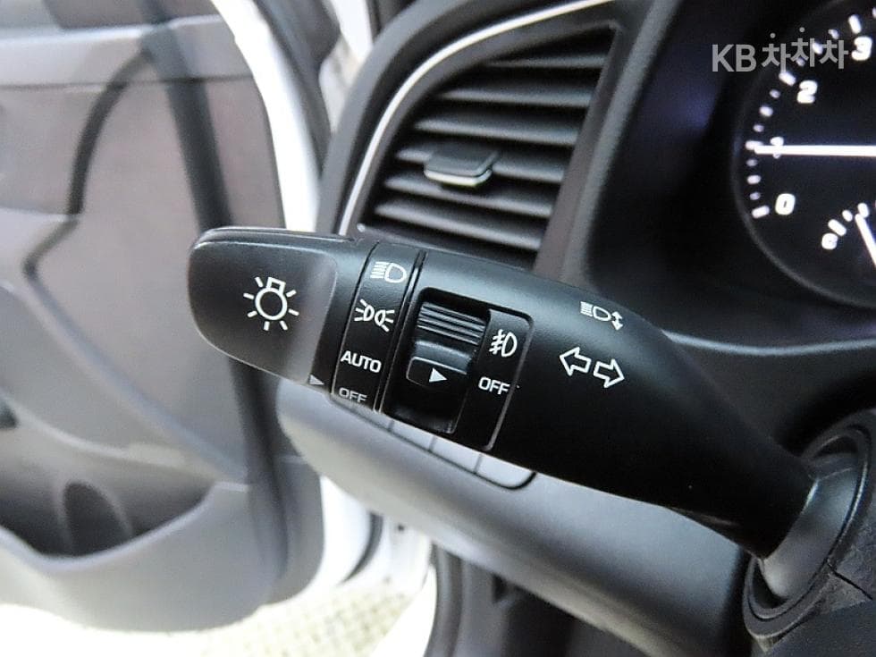 Hyundai Avante (Elantra)AD1.6 GDi Value Plus - 14