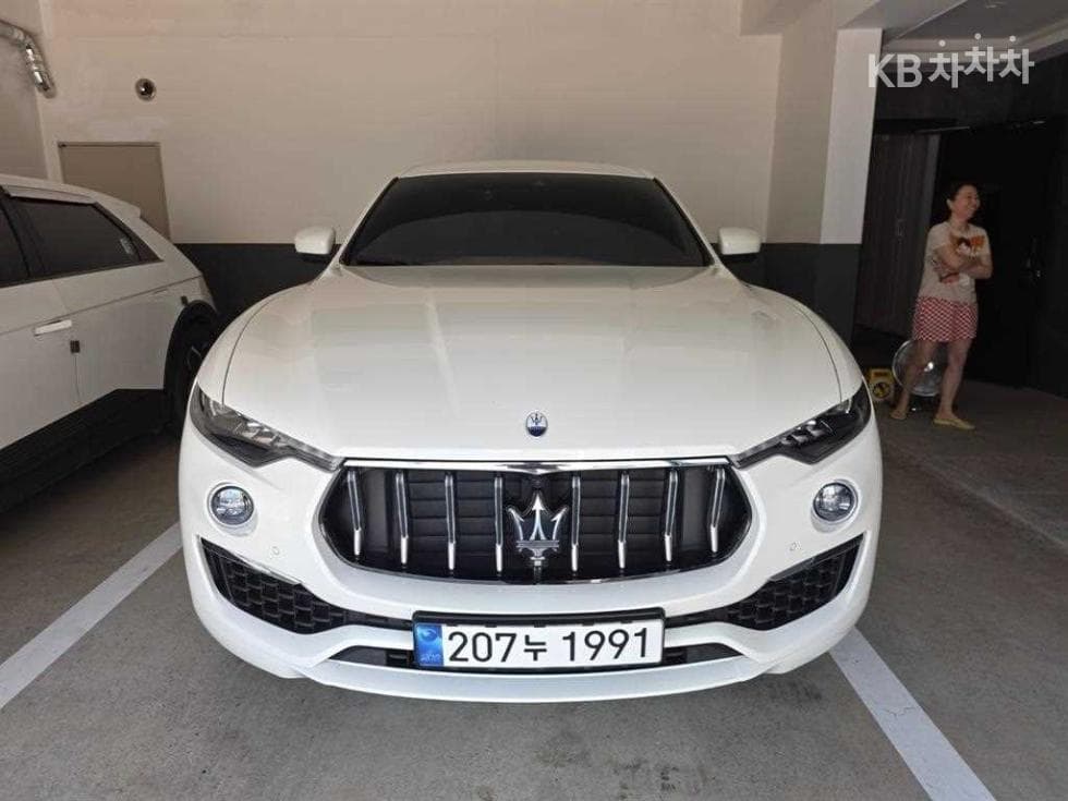 마세라티 르반떼 2.0 AWD GT - Image 1