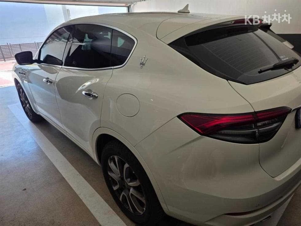 마세라티 르반떼2.0 AWD GT - 5