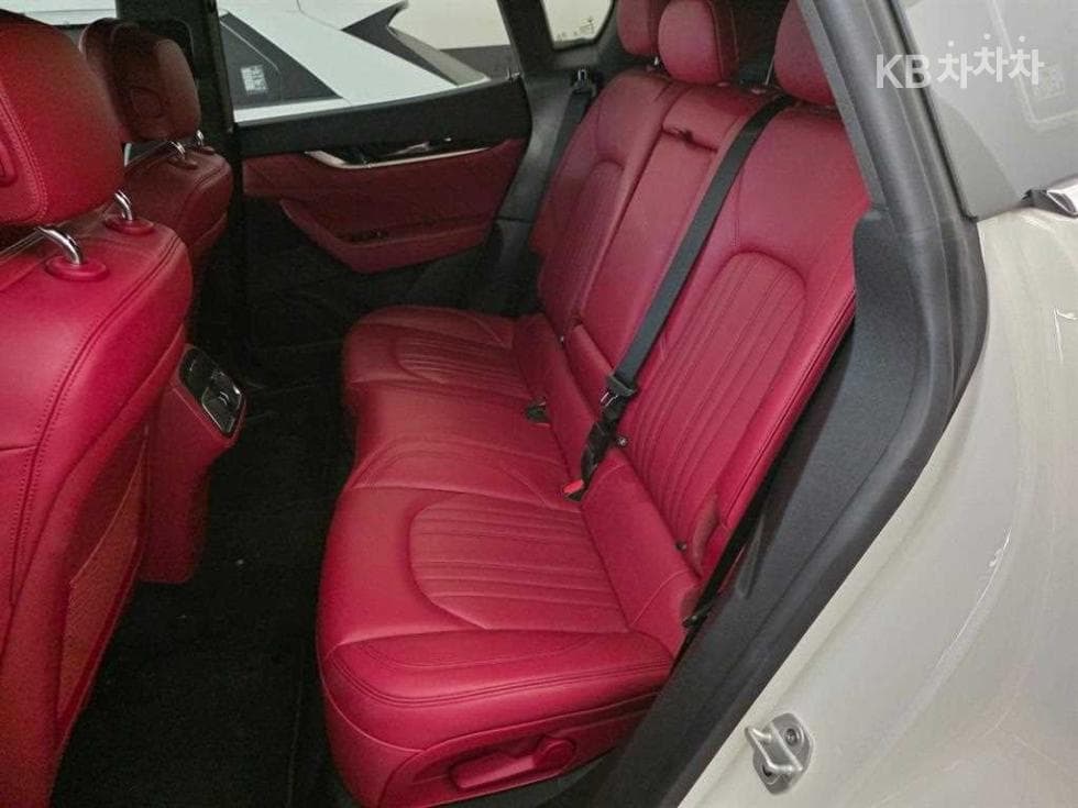 마세라티 르반떼2.0 AWD GT - 6