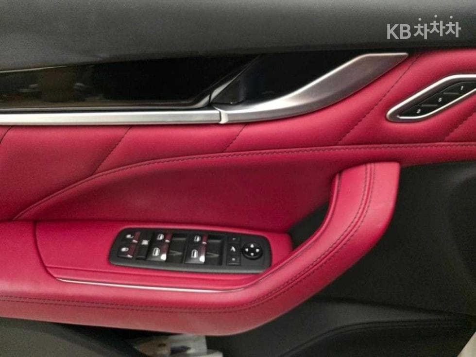 마세라티 르반떼2.0 AWD GT - 8