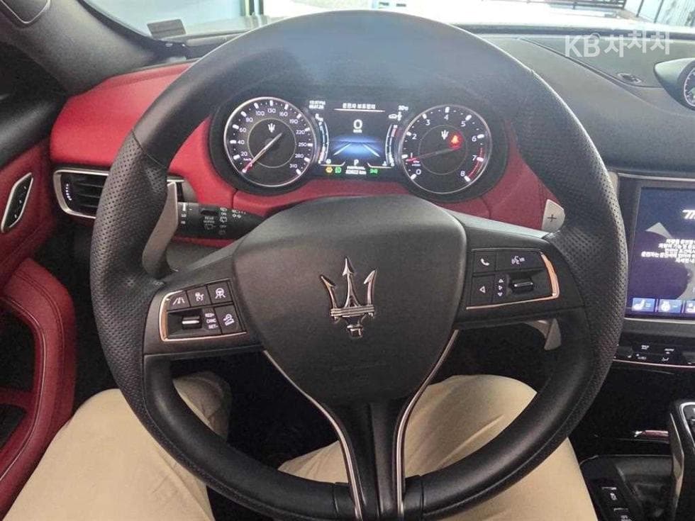 마세라티 르반떼2.0 AWD GT - 11