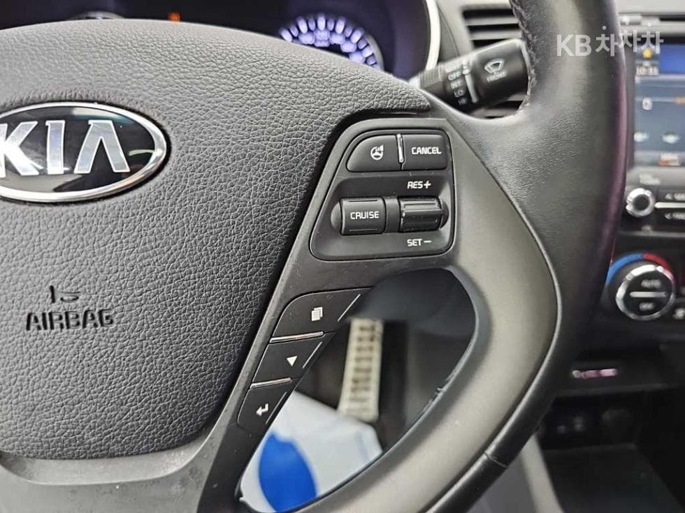 Киа K3 쿱1.6 Престиж - 17