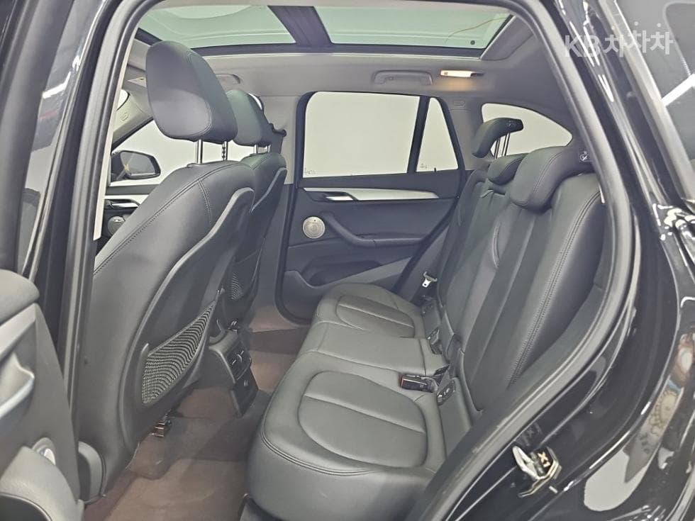 BMW X1 (F48)xDrive 20d Joy - 12
