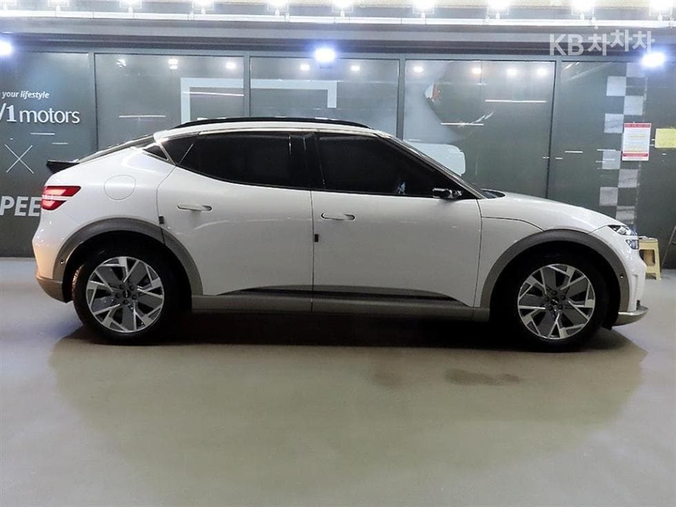 Genesis GV60Standard 2WD Standard - 3