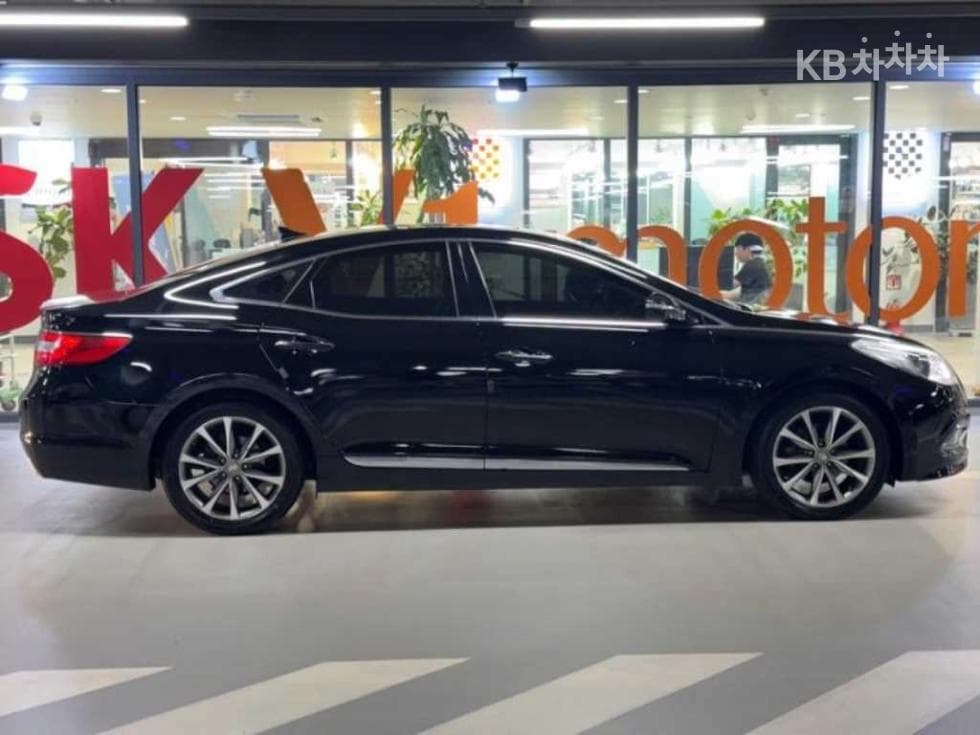 Hyundai Grandeur (Azera)HGHG240 Modern - 3
