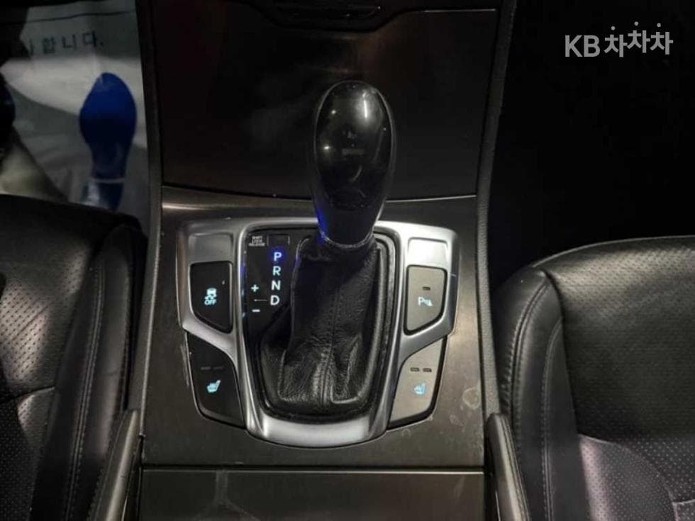 Hyundai Grandeur (Azera)HGHG240 Modern - 12