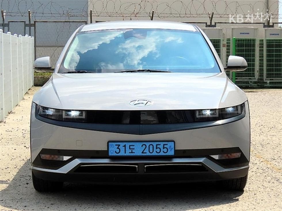 Hyundai IONIQ 5 Long Range Exclusive - Image 1
