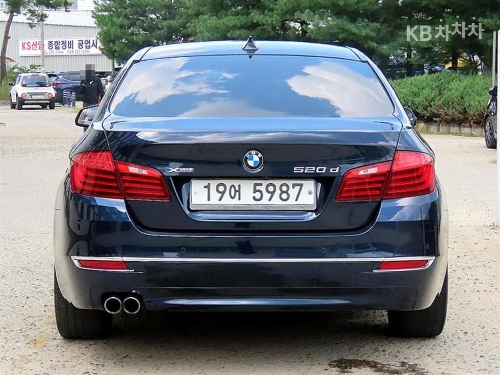 BMW New5 Series520d xDrive F10 - 4