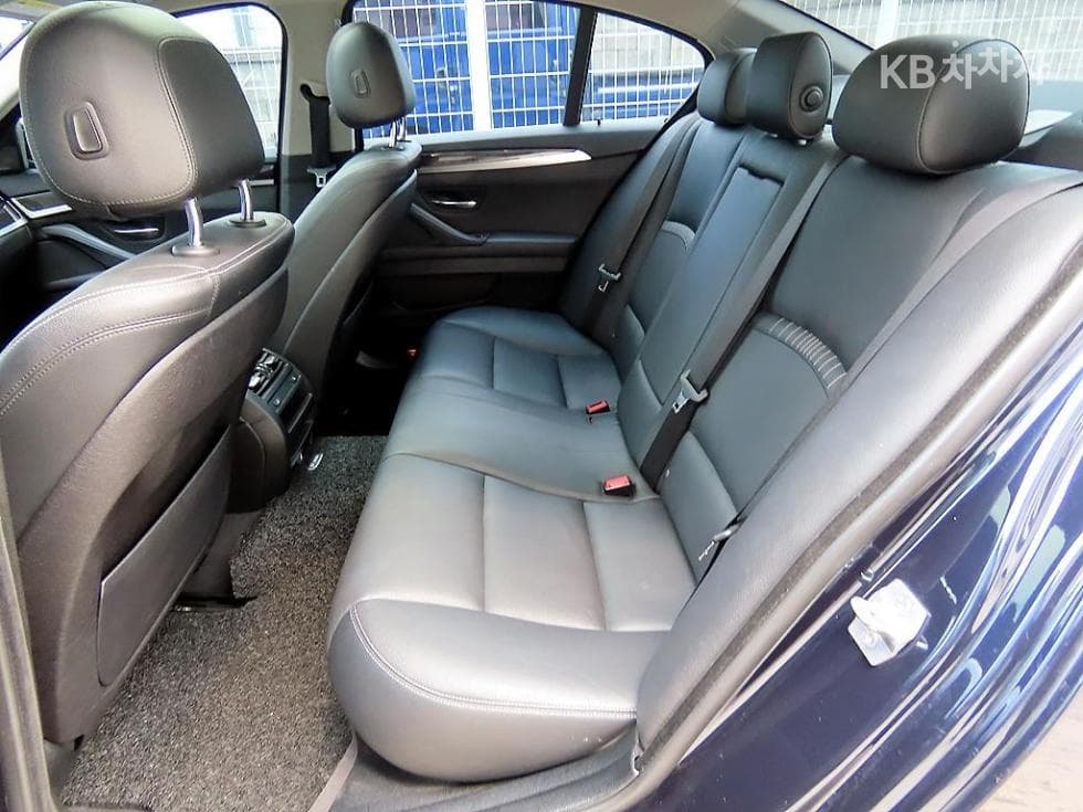 BMW New5 Series520d xDrive F10 - 6