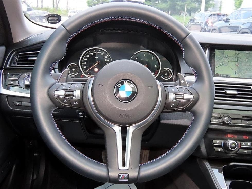 BMW New5 Series520d xDrive F10 - 8