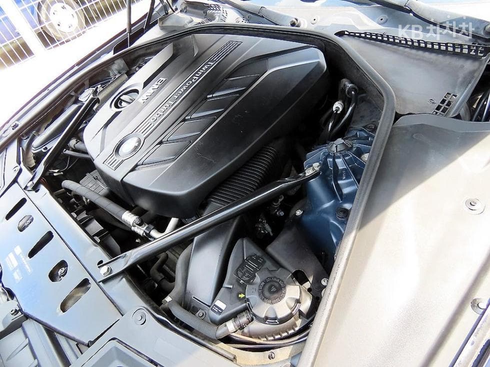 BMW New5 Series520d xDrive F10 - 19