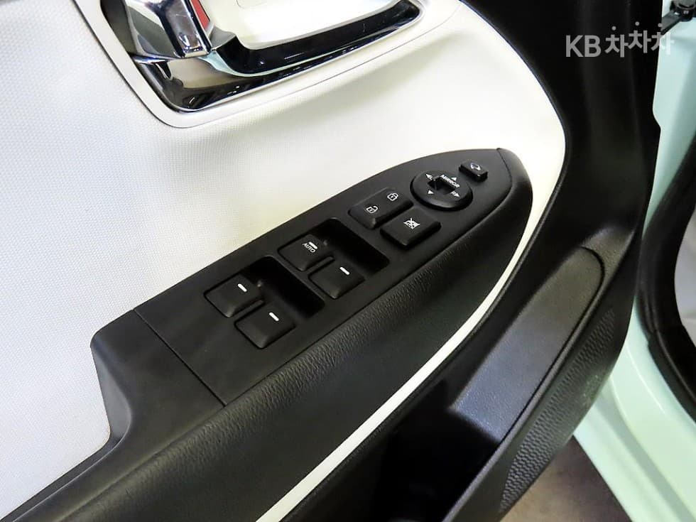 Kia Ray (van)1.0 Gasoline Prestige - 13