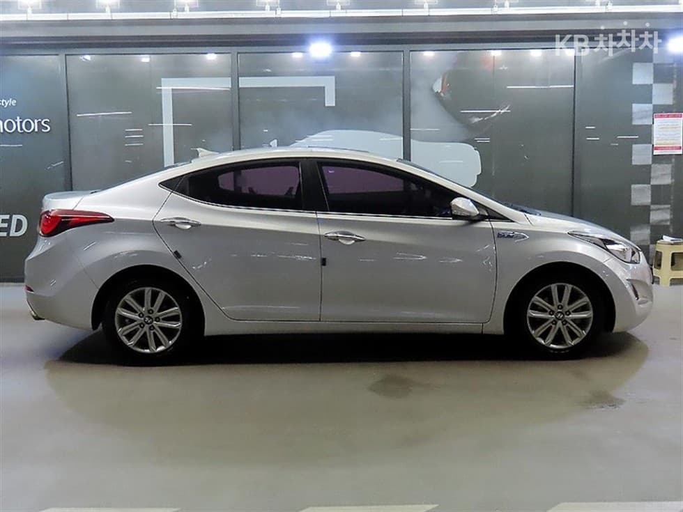 Hyundai The New (facelift) Avante (Elantra)1.6 VGT Modern Standard - 3