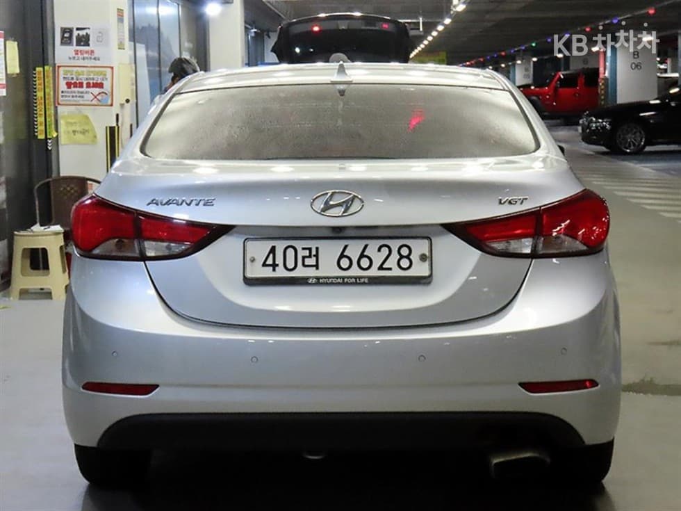 Hyundai The New (facelift) Avante (Elantra)1.6 VGT Modern Standard - 5