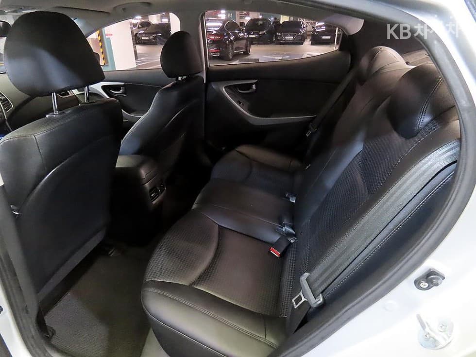 Hyundai The New (facelift) Avante (Elantra)1.6 VGT Modern Standard - 7