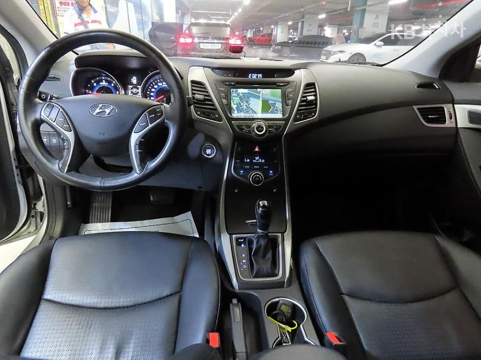 Hyundai The New (facelift) Avante (Elantra)1.6 VGT Modern Standard - 10