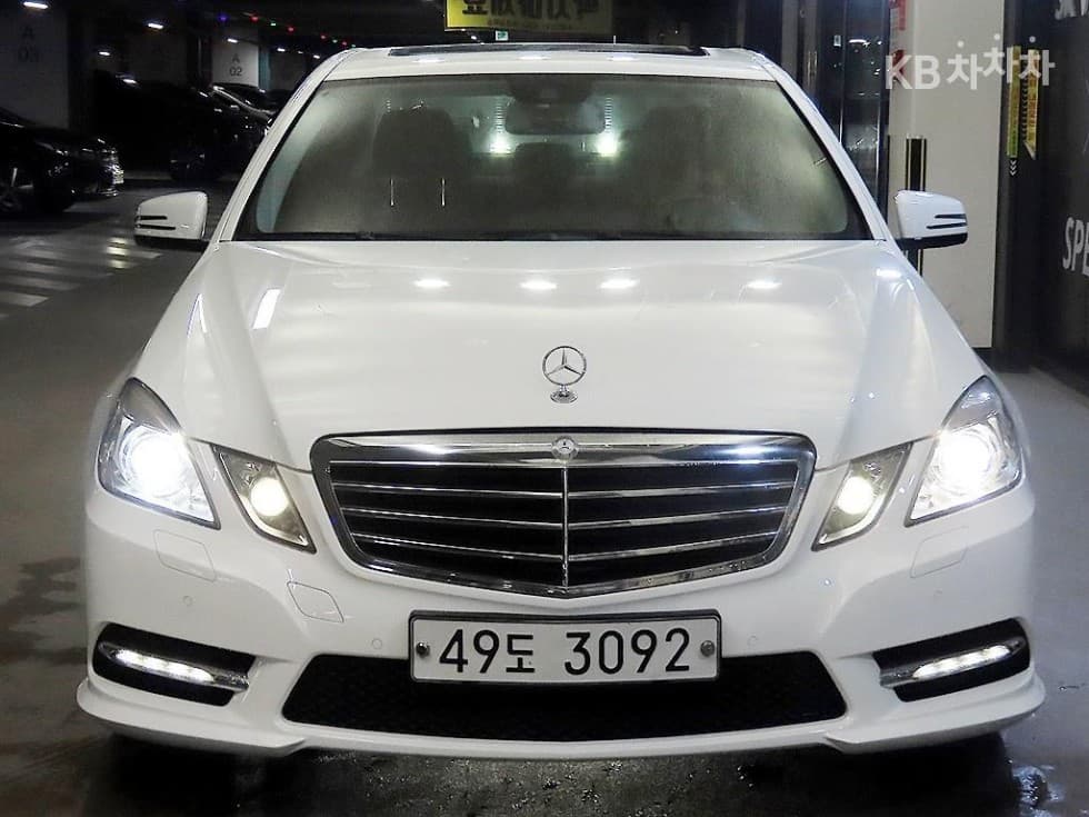 Mercedes-Benz New E-ClassE300 Avantgarde W212 - 2