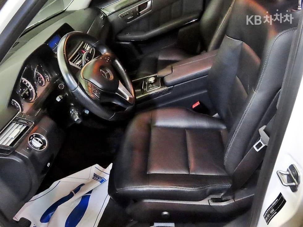 Mercedes-Benz New E-ClassE300 Avantgarde W212 - 6