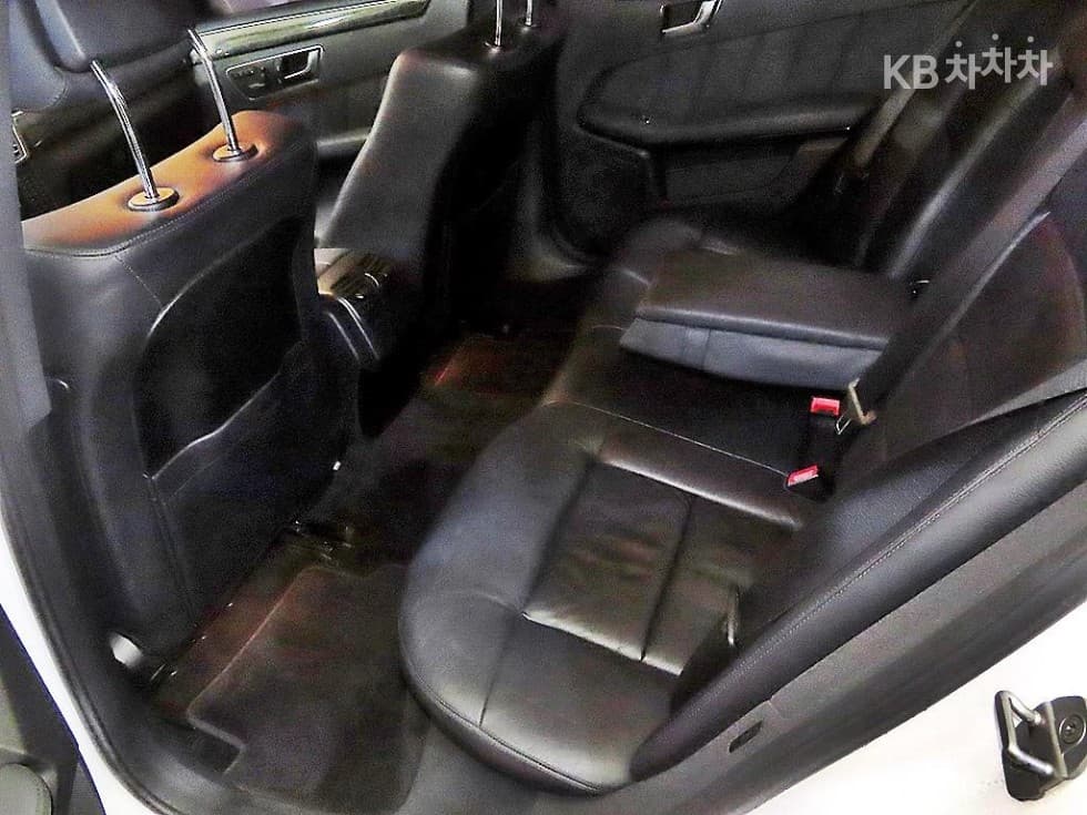 Mercedes-Benz New E-ClassE300 Avantgarde W212 - 7