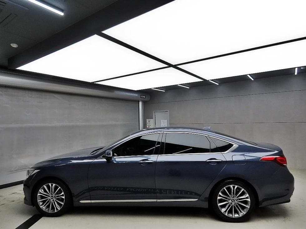 Hyundai GenesisDHG330 Premium AWD - 4