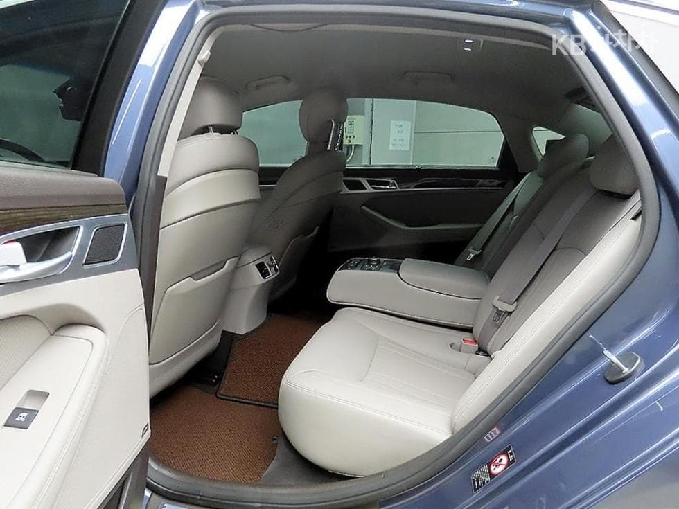 Hyundai GenesisDHG330 Premium AWD - 6