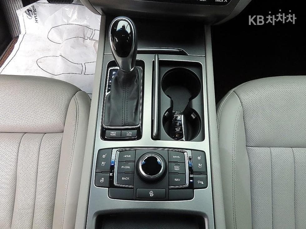Hyundai GenesisDHG330 Premium AWD - 10