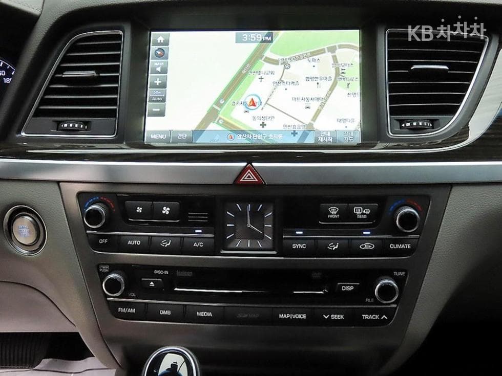 Hyundai GenesisDHG330 Premium AWD - 13