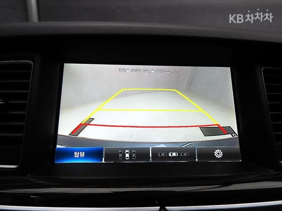 Hyundai GenesisDHG330 Premium AWD - 15