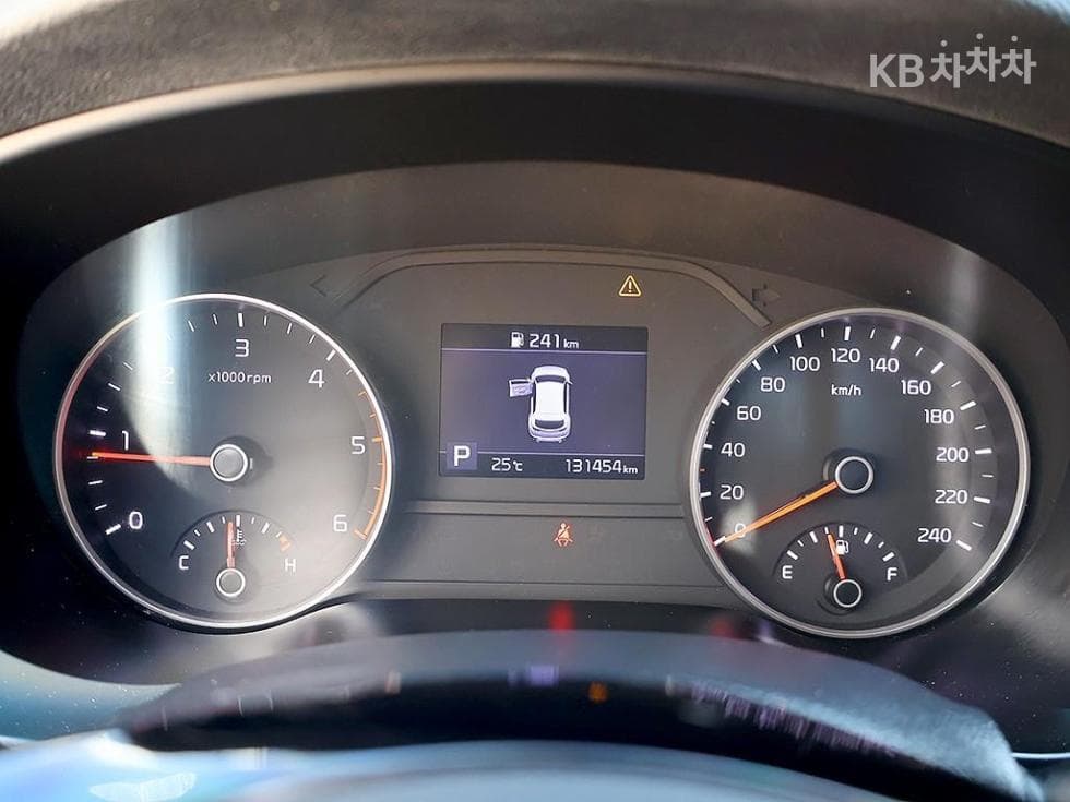Киа Sportage 더 볼드2.0 Дизел 2WD Лукс - 6