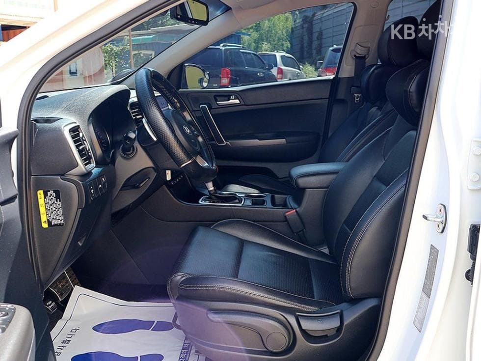 Киа Sportage 더 볼드2.0 Дизел 2WD Лукс - 11