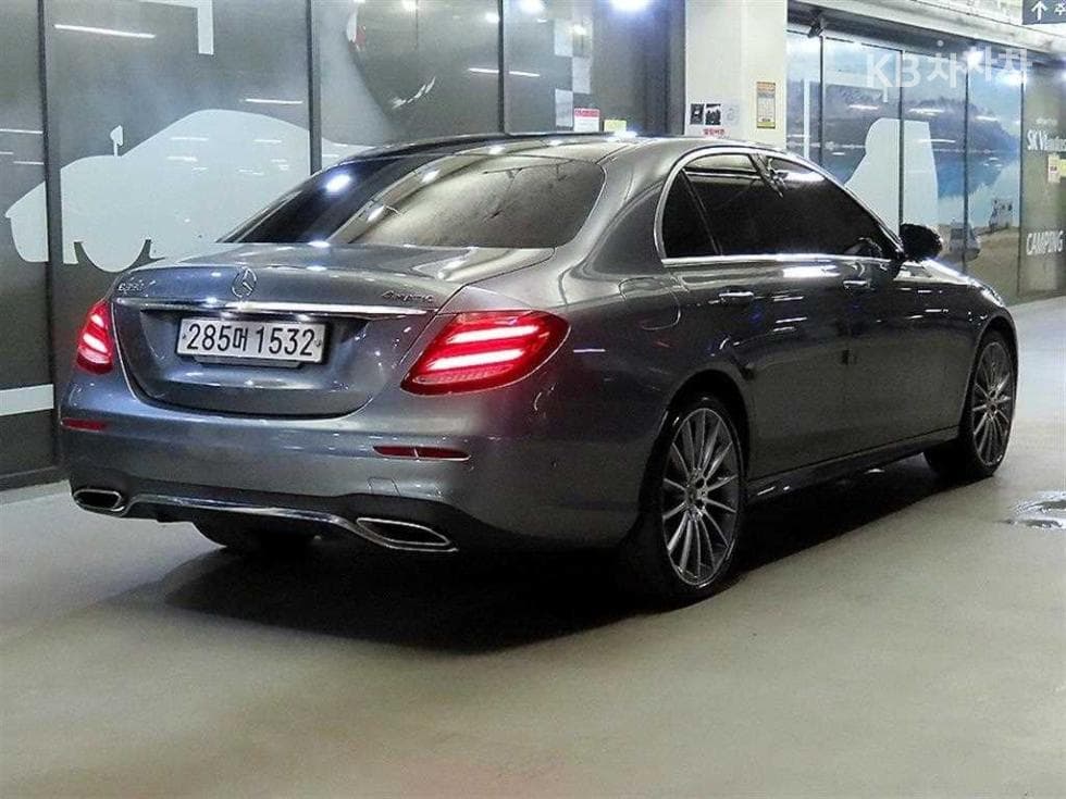 Mercedes-Benz E-Class (W213)E350 4MATIC AMG Line - 4