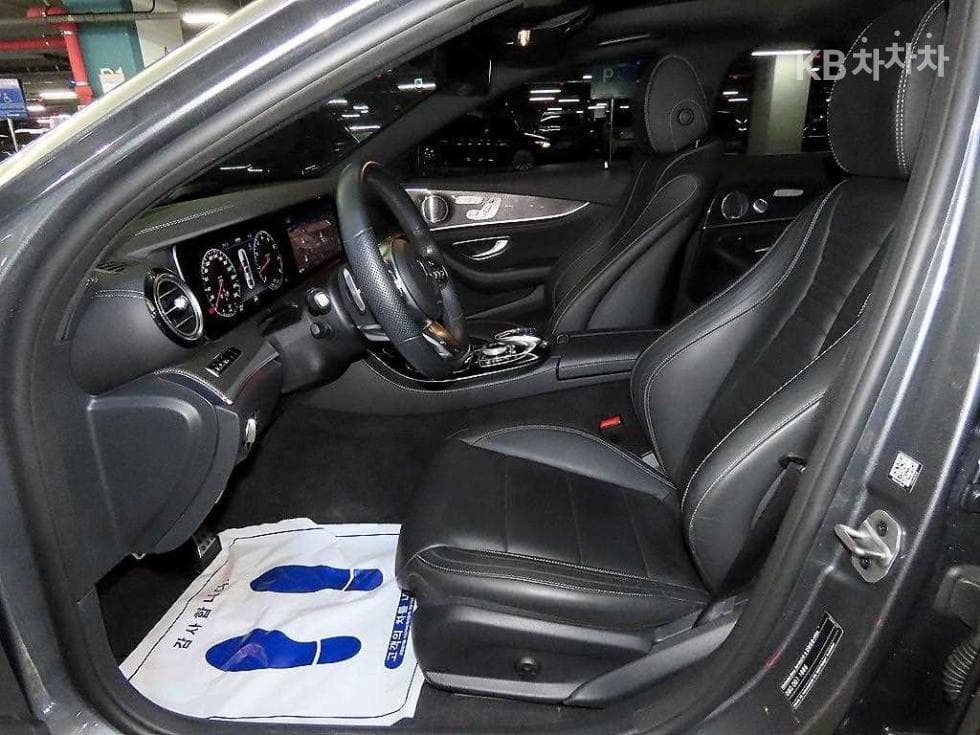 Mercedes-Benz E-Class (W213)E350 4MATIC AMG Line - 6
