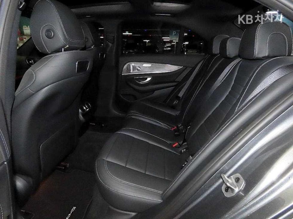 Mercedes-Benz E-Class (W213)E350 4MATIC AMG Line - 7