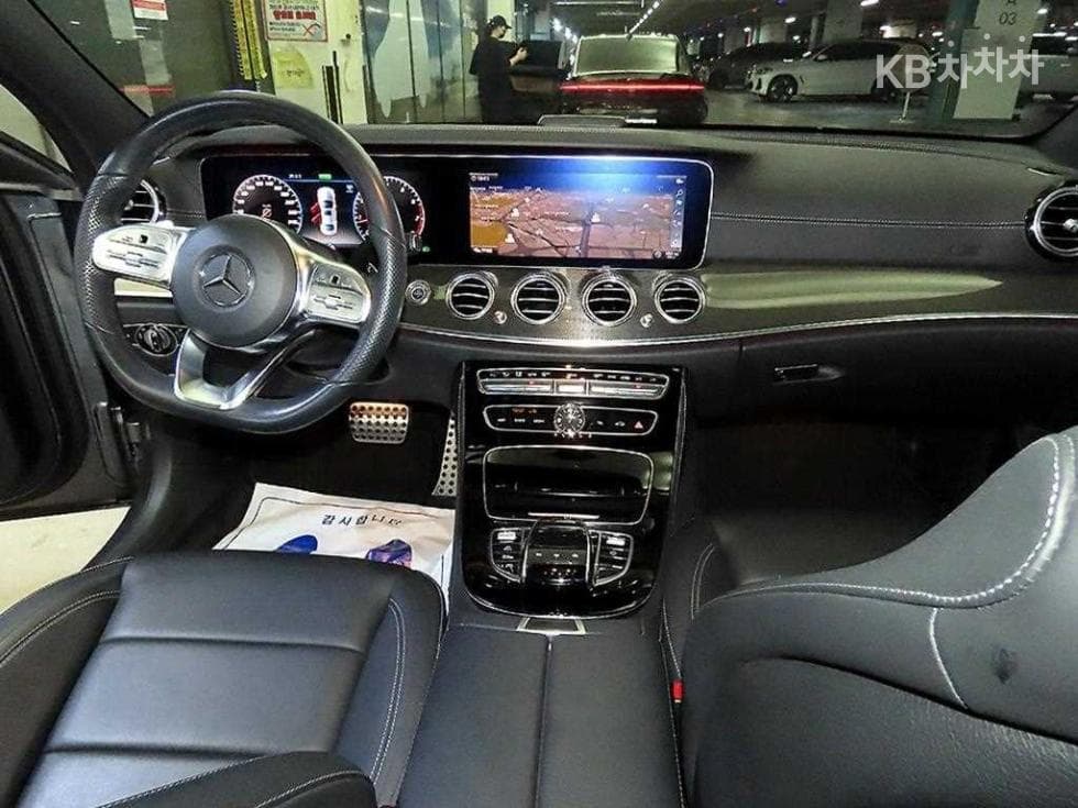 Mercedes-Benz E-Class (W213)E350 4MATIC AMG Line - 10