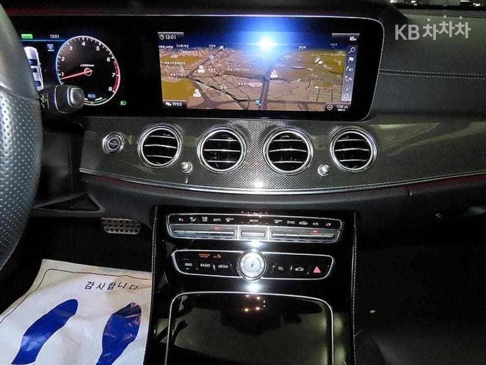 Mercedes-Benz E-Class (W213)E350 4MATIC AMG Line - 11