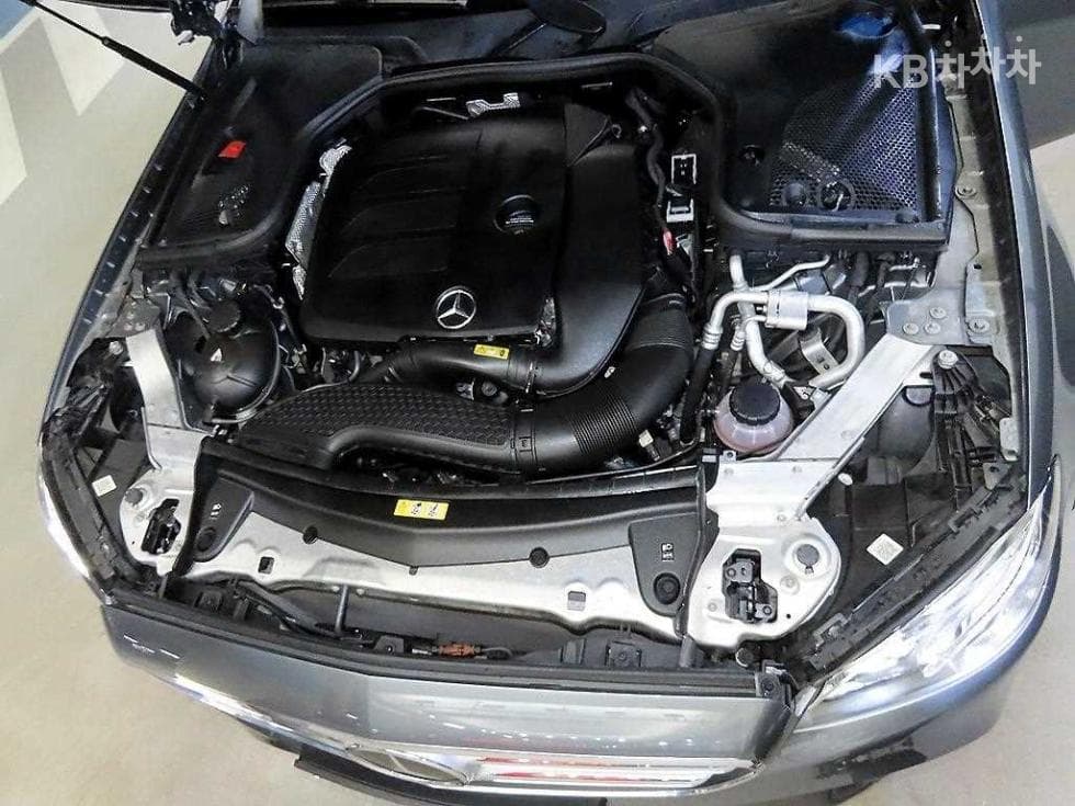 Mercedes-Benz E-Class (W213)E350 4MATIC AMG Line - 19