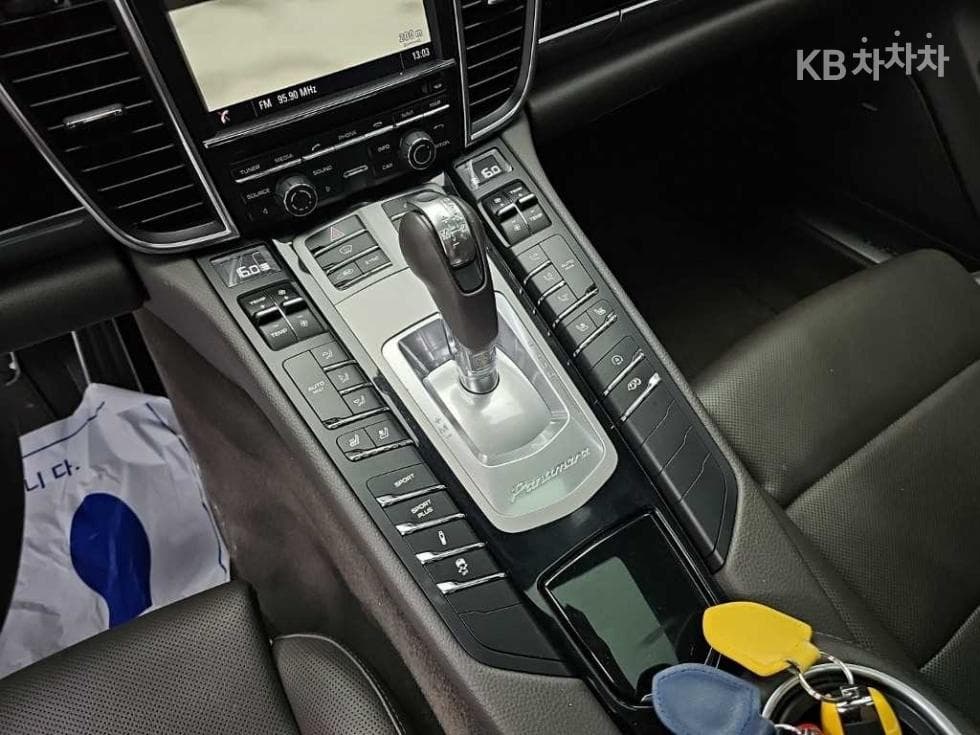 Porsche 파나메라3.6 AWD 970 - 10