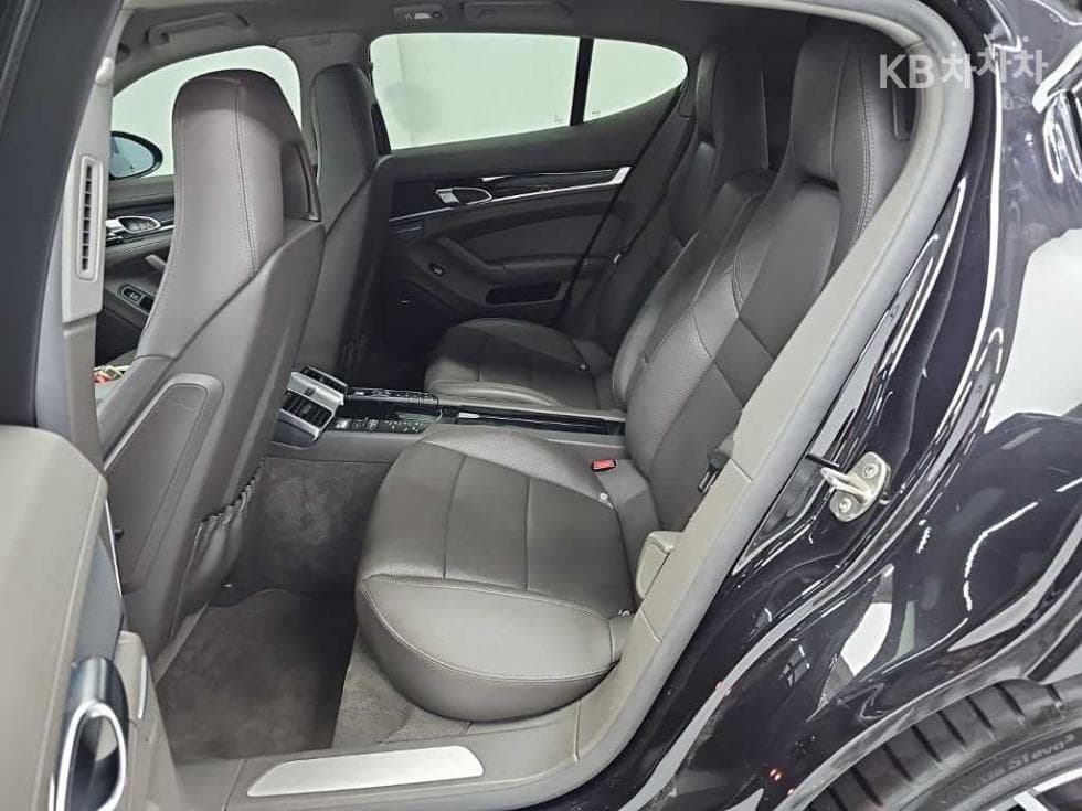 Porsche 파나메라3.6 AWD 970 - 12