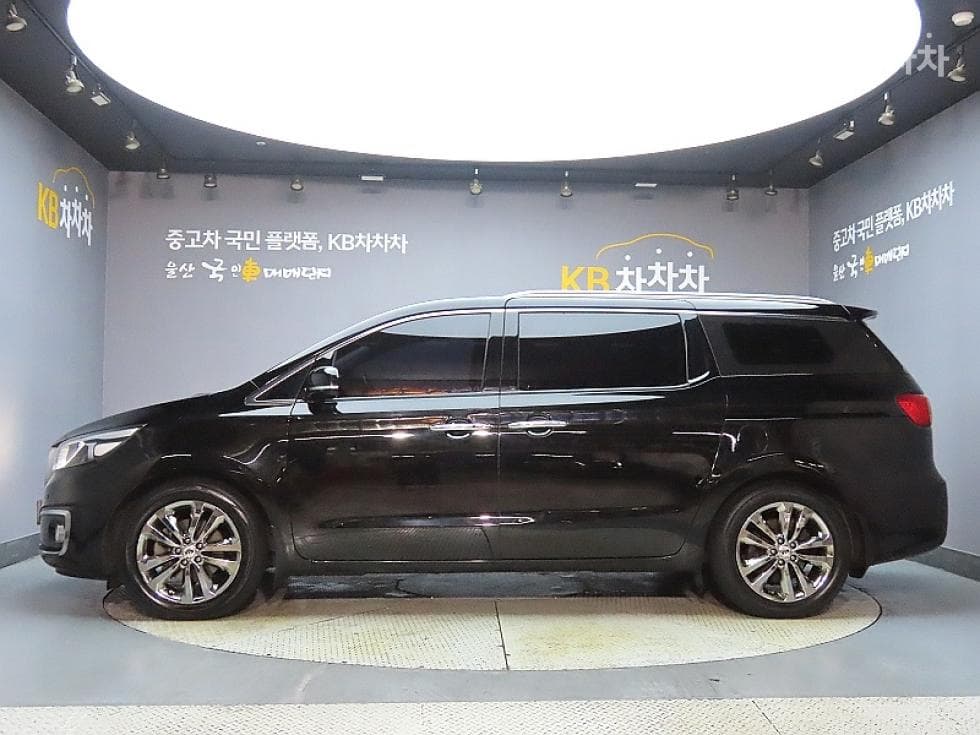 Kia All New Carnival9-seater 2.2 Diesel Prestige - 5