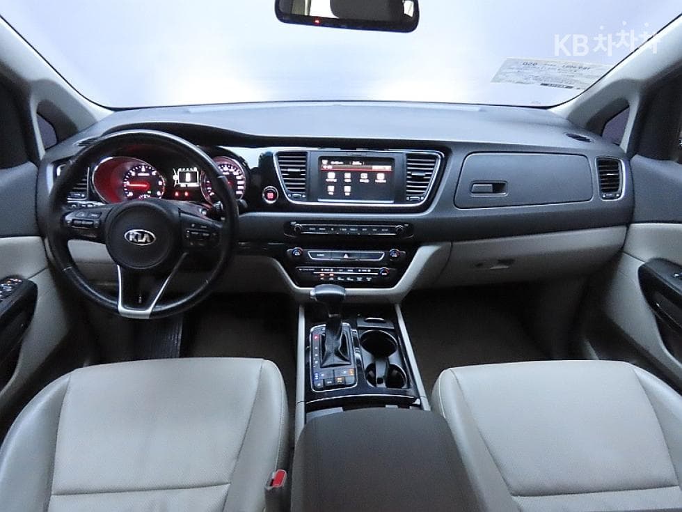 Kia All New Carnival9-seater 2.2 Diesel Prestige - 6
